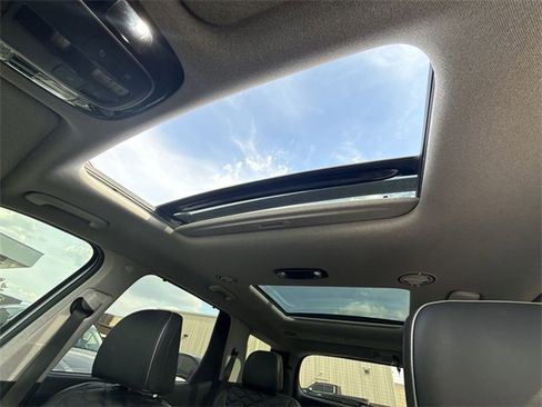 Certified 2022 Hyundai Palisade Limited w/ Winter Package image 21