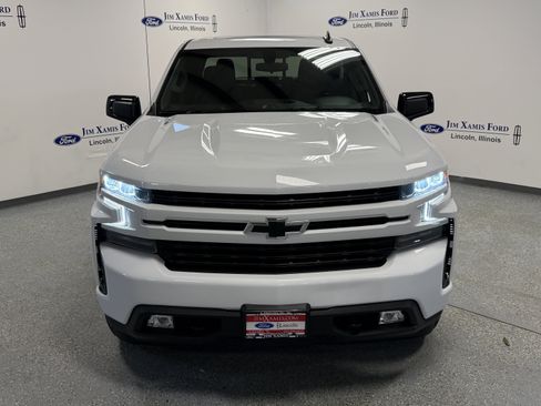 Used 2021 Chevrolet Silverado 1500 RST w/ Convenience Package II AWD/4WD image 2