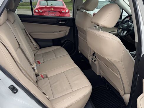 Used 2017 Subaru Outback 3.6R Limited image 27