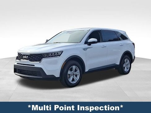 Used 2023 Kia Sorento LX image 4