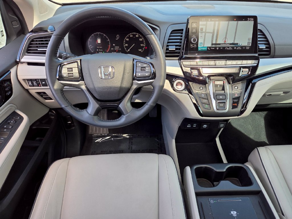 Used 2025 Honda Odyssey Touring image 12