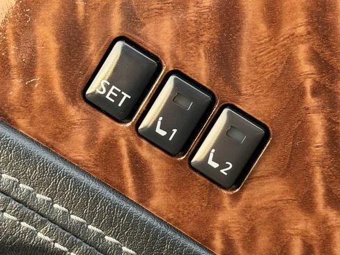 Used 2018 Nissan Armada SL w/ Premium Package image 38