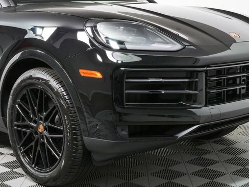 Used 2026 Porsche Cayenne AWD/4WD image 29
