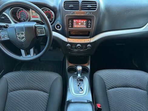 Used 2019 Dodge Journey SE w/ Blacktop Package FWD image 15