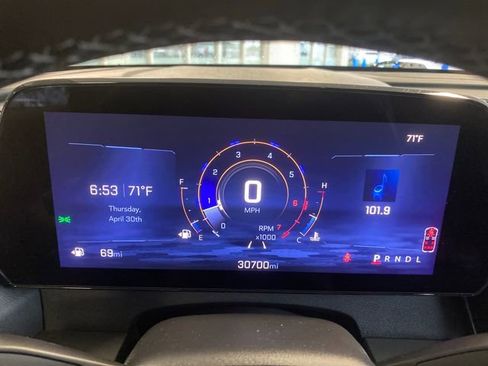 Used 2025 Chevrolet Traverse LT FWD image 19