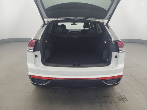 Used 2022 Volkswagen Atlas Cross Sport SE w/ Panoramic Sunroof Package FWD image 29