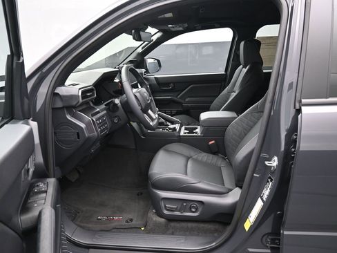 Used 2025 Toyota 4Runner TRD Off-Road Premium image 9