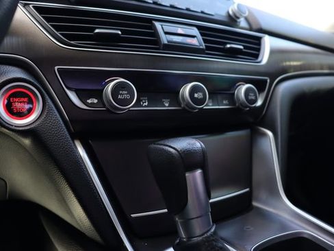Used 2019 Honda Accord LX image 18