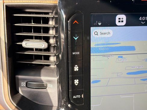 Used 2023 RAM 1500 Limited w/ Bed Utility Group image 34