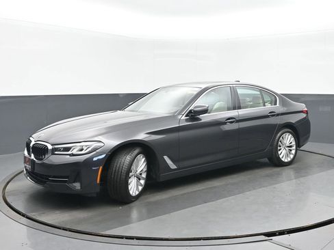 Used 2022 BMW 530i xDrive w/ Premium Package image 7