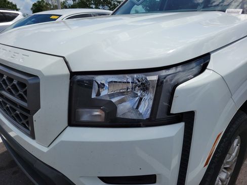 Used 2022 Nissan Frontier SV w/ Technology Package image 5