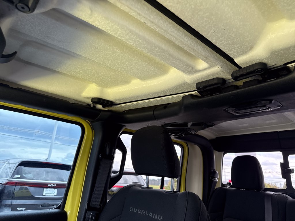 Used 2023 Jeep Gladiator Overland AWD/4WD image 25