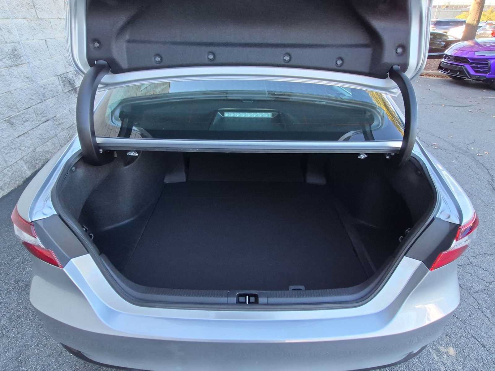 Used 2021 Toyota Camry LE FWD image 33