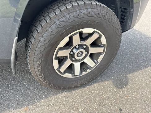 Used 2024 Toyota 4Runner TRD Off-Road Premium w/ Off Road Premium Plus Package AWD/4WD image 11