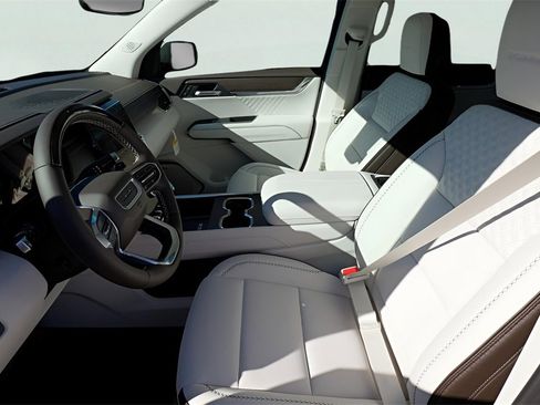 New 2026 GMC Acadia Denali w/ Super Cruise Package image 9