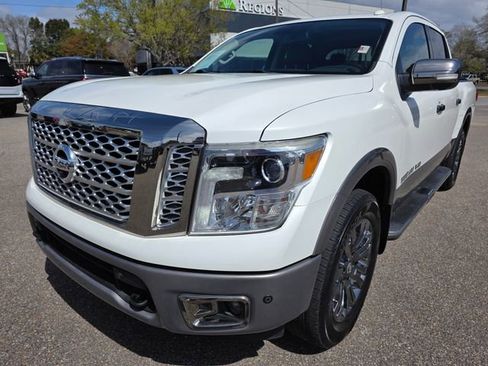 Used 2019 Nissan Titan Platinum Reserve w/ Platinum Utility Package image 4