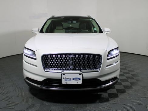 Used 2022 Lincoln Nautilus Reserve image 3