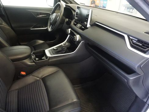 Used 2020 Toyota RAV4 XSE AWD/4WD image 25
