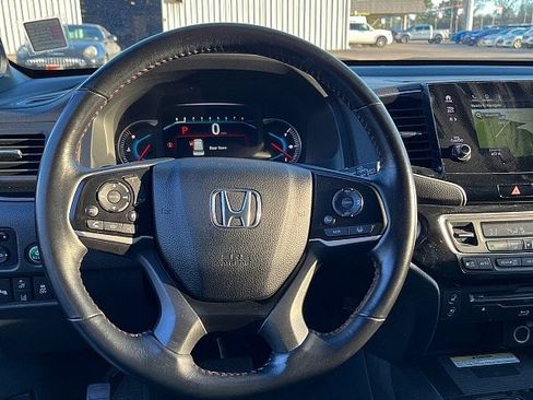 Used 2022 Honda Pilot Black Edition image 9