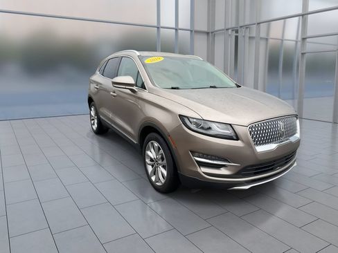 Used 2019 Lincoln MKC Select w/ Select Plus Package AWD/4WD image 2