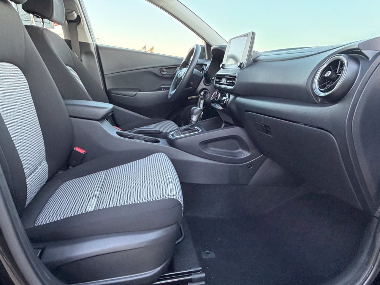 Used 2022 Hyundai Kona SE FWD image 33