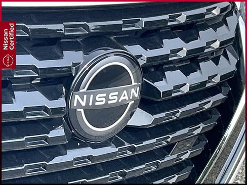 Certified 2025 Nissan Kicks Play S FWD image 11