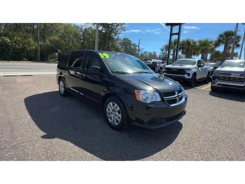 Used 2019 Dodge Grand Caravan SE image 8