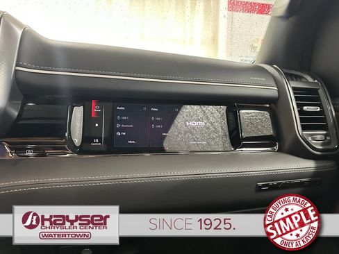 Used 2025 RAM 1500 Limited AWD/4WD image 13