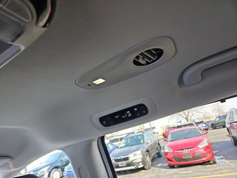 Used 2020 Chrysler Pacifica Touring w/ Cold Weather Group image 17