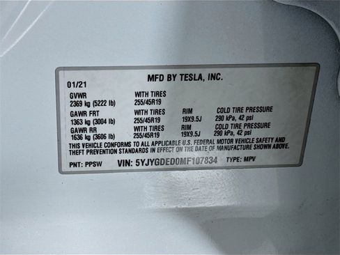 Used 2021 Tesla Model Y Standard Range image 61