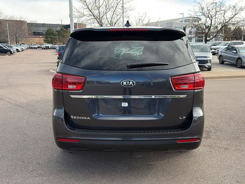 Used 2020 Kia Sedona LX image 5