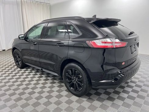 Used 2022 Ford Edge SE w/ Black Appearance Package image 4