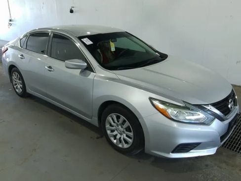 Used 2017 Nissan Altima 2.5 S w/ Power Driver Seat Package FWD image 3
