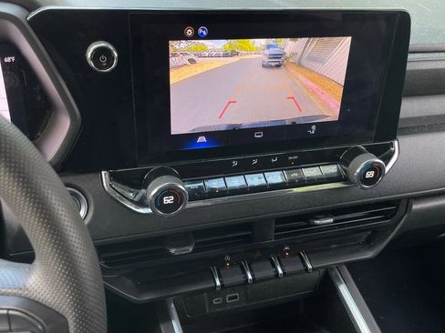 Used 2025 Chevrolet Colorado Trail Boss image 18