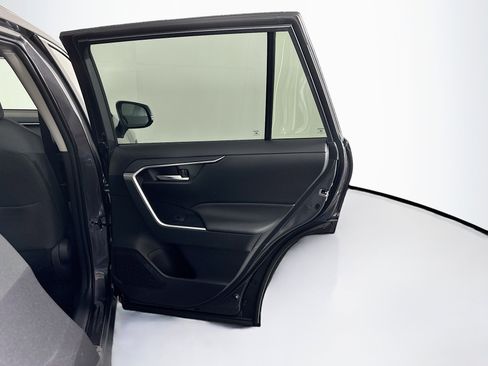 Used 2025 Toyota RAV4 XLE w/ Convenience Package FWD image 32