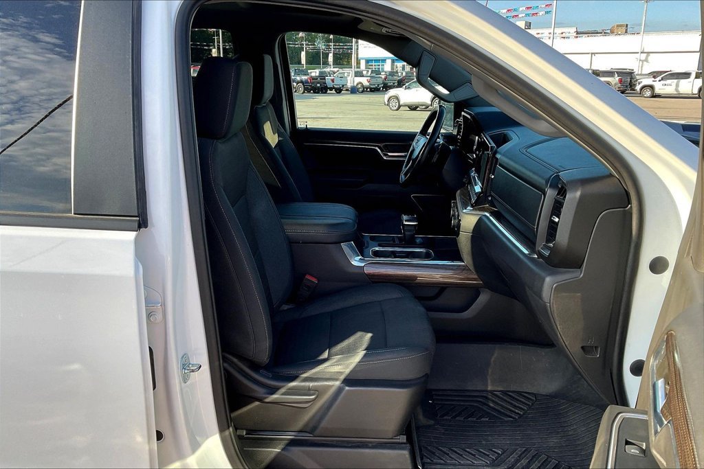 Used 2023 Chevrolet Silverado 1500 LT Trail Boss w/ Protection Package AWD/4WD image 15