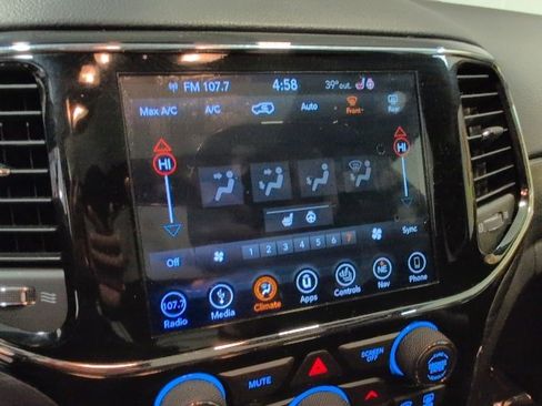 Used 2019 Jeep Grand Cherokee Altitude image 19