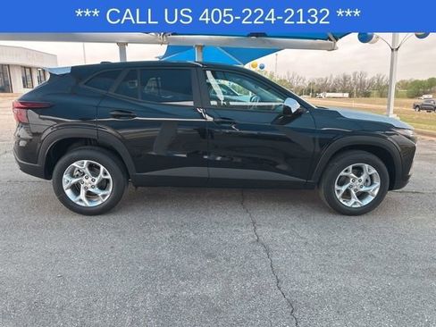 New 2026 Chevrolet Trax LS image 6