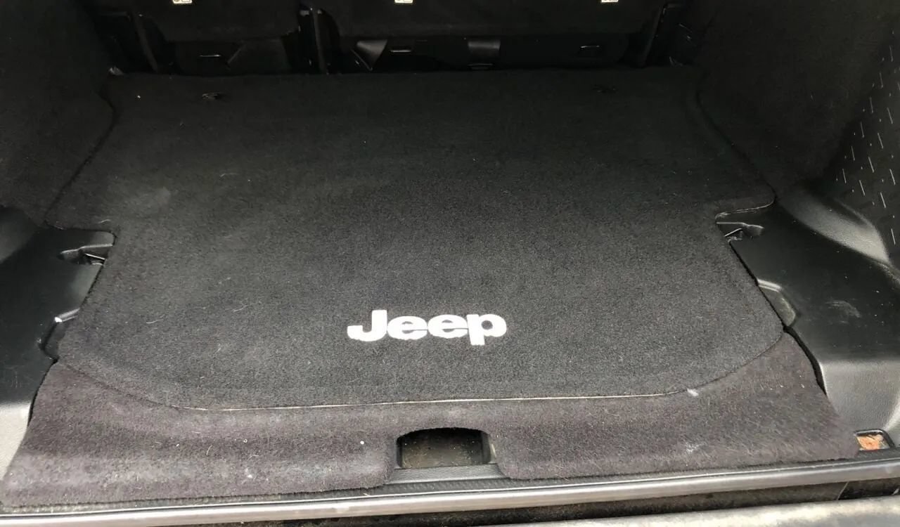 Used 2015 Jeep Wrangler Unlimited Sport w/ Mopar Black Appearance Group AWD/4WD image 13