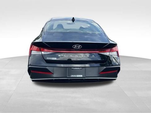Used 2025 Hyundai Elantra SEL FWD image 6