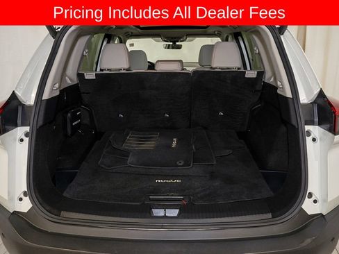 Certified 2023 Nissan Rogue SV w/ SV Premium B Package FWD image 5