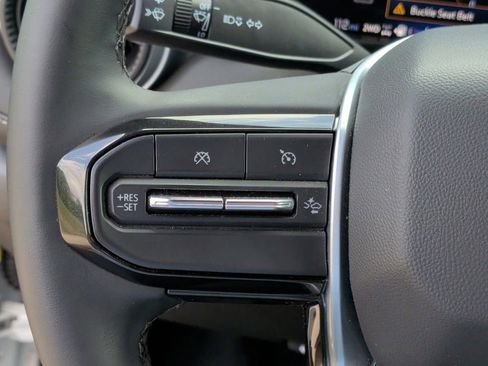 Used 2025 Chevrolet Colorado LT AWD/4WD image 18