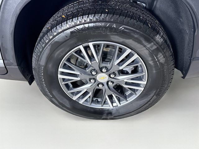 Used 2025 Chevrolet Traverse LT FWD image 36