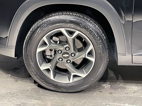 Used 2024 Chevrolet Trax LT image 36