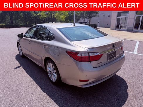 Used 2013 Lexus ES 300h w/ Luxury Pkg FWD image 5
