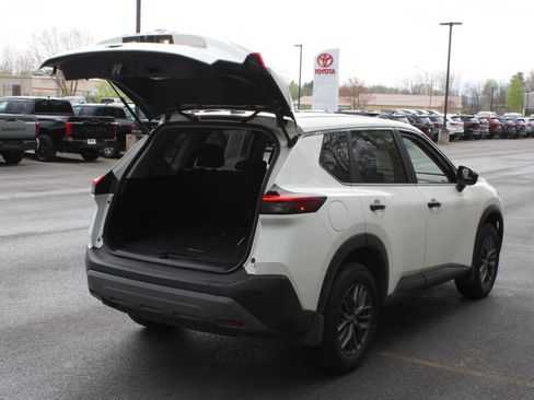 Used 2023 Nissan Rogue S AWD/4WD image 7
