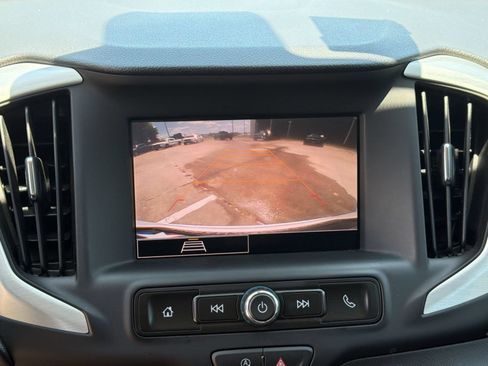 Used 2024 GMC Terrain SLE AWD/4WD image 19