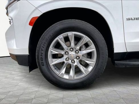 Used 2023 Chevrolet Suburban Premier image 22