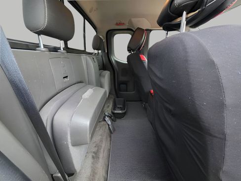 Used 2016 Nissan Frontier Desert Runner image 8