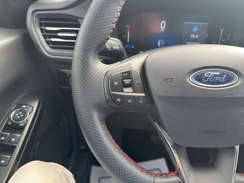 Used 2025 Ford Escape ST-Line image 18